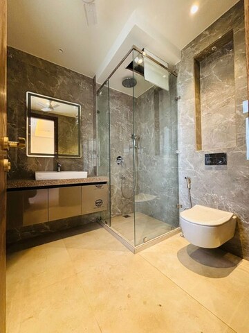 Bathroom in 3 BHK Builder Floor at BPTP Green Oaks, Sector 70a – for Sale