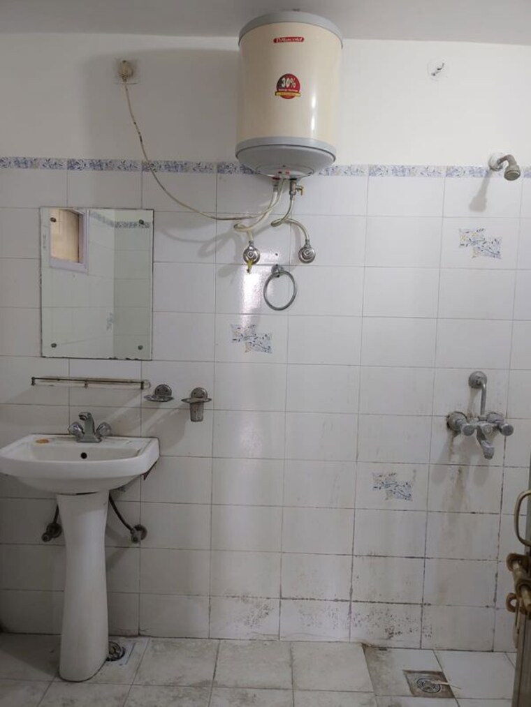 Bathroom, global-city-faizabad-road 2 Bedroom 1700 Sq.Ft. Independent House In Faizabad Road Lucknow 9864862