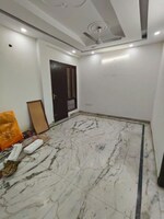 3 BHK + Pooja Room,Servant Room,Study Room,Extra Room 210 Sq.Yd. Builder Floor in Green Fields Colony