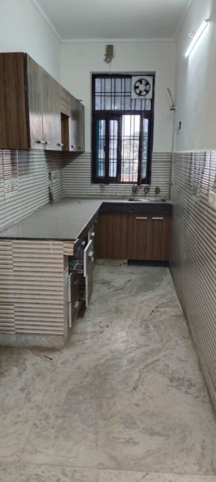 Kitchen, green fields colony 3 Bedroom 210 Sq.Yd. Builder Floor In Green Fields Colony Faridabad 9864888