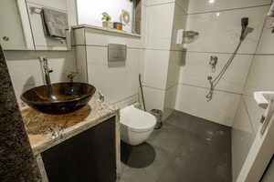 Team Area in Studio Builder Floor at Saurabh Niwas, Sector 40 – for Rent