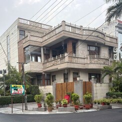 6+ BHK + Study Room Independent House For Sale in Sector 55