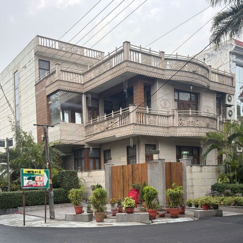 6+ BHK + Study Room Independent House For Sale in Sector 55