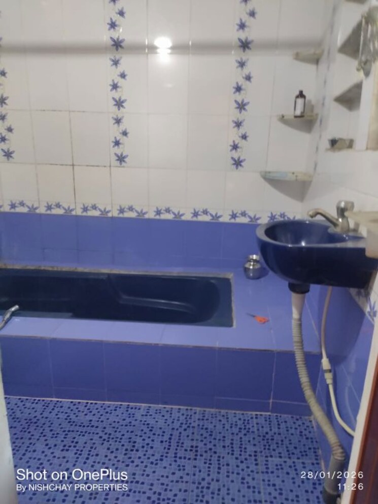 Bathroom, hrbr layout 3 Bedroom 1500 Sq.Ft. Independent House In Hrbr Layout Bangalore 9864943