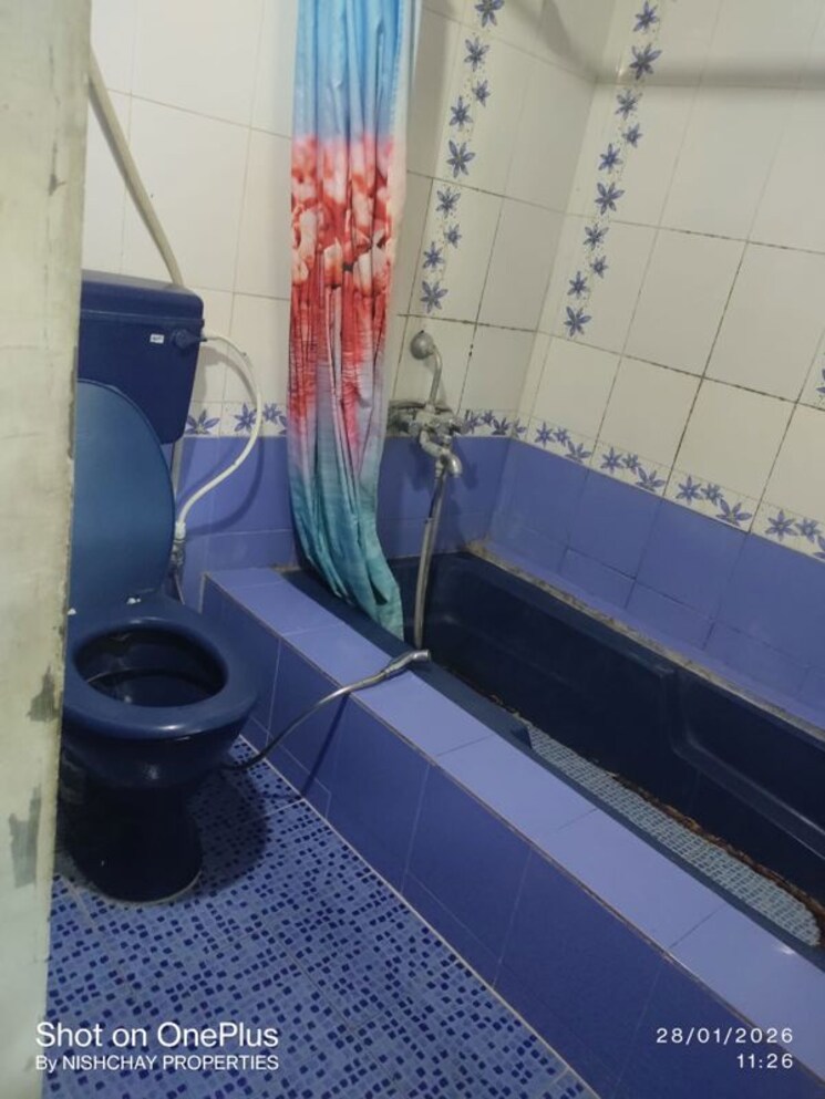 Bathroom, hrbr layout 3 Bedroom 1500 Sq.Ft. Independent House In Hrbr Layout Bangalore 9864943