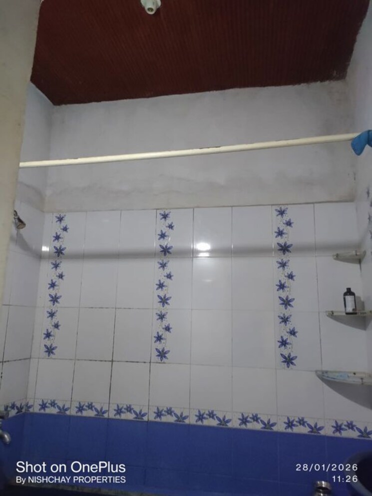 Bathroom, hrbr layout 3 Bedroom 1500 Sq.Ft. Independent House In Hrbr Layout Bangalore 9864943