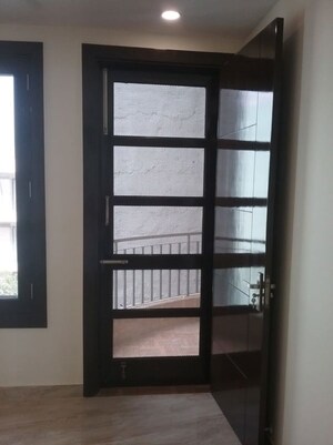 Room in 3.5 BHK Builder Floor at Empire Floors, Sector 57 – for Sale