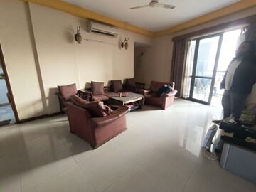 Living Room in 1 RK Apartment at Unitech Uniworld Gardens, Sector 47 – for Rent