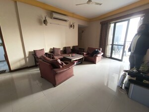 Living Room in 1 RK Apartment at Unitech Uniworld Gardens, Sector 47 – for Rent