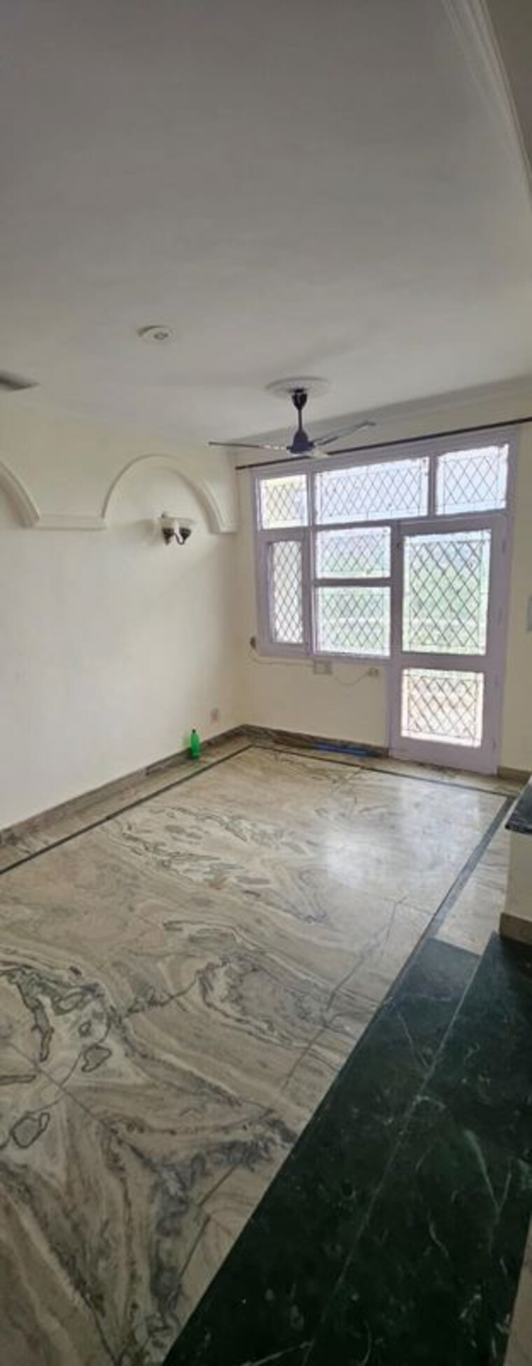 Room, sector 4 dwarka 3 Bedroom 1500 Sq.Ft. Apartment In Sector 4 Dwarka Delhi 9865024