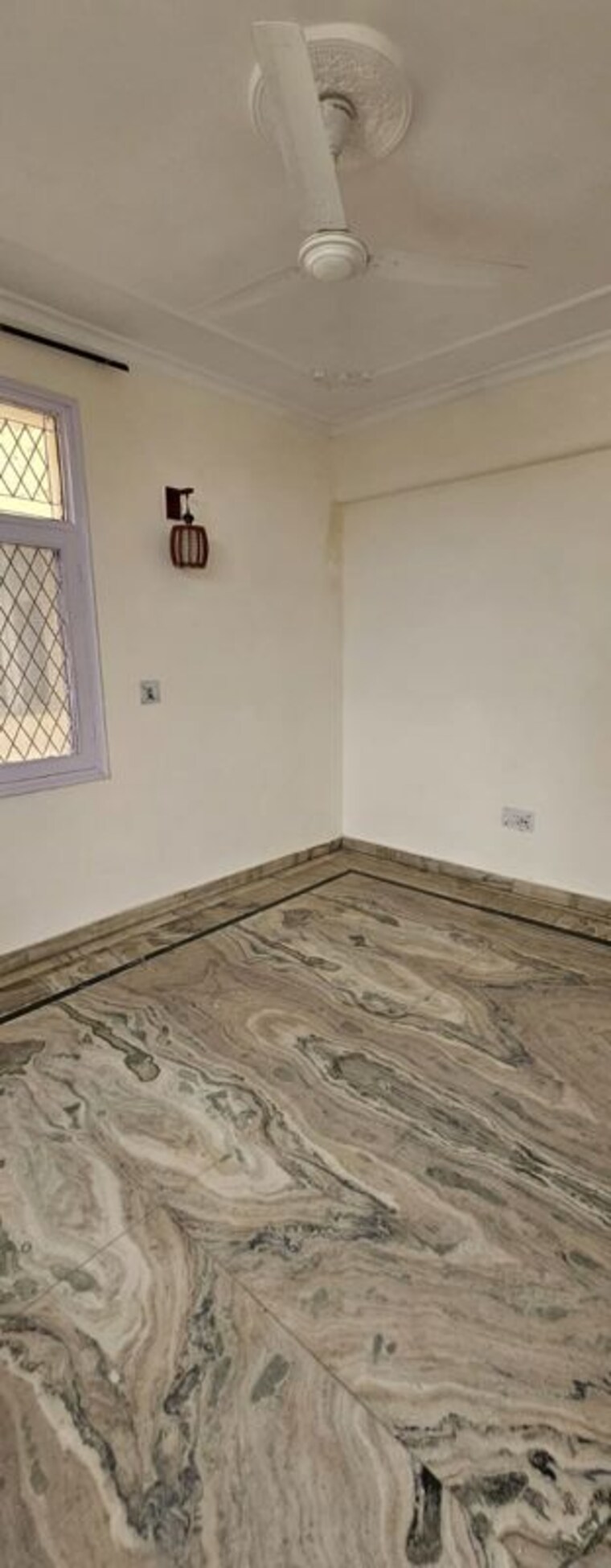 Room, sector 4 dwarka 3 Bedroom 1500 Sq.Ft. Apartment In Sector 4 Dwarka Delhi 9865024