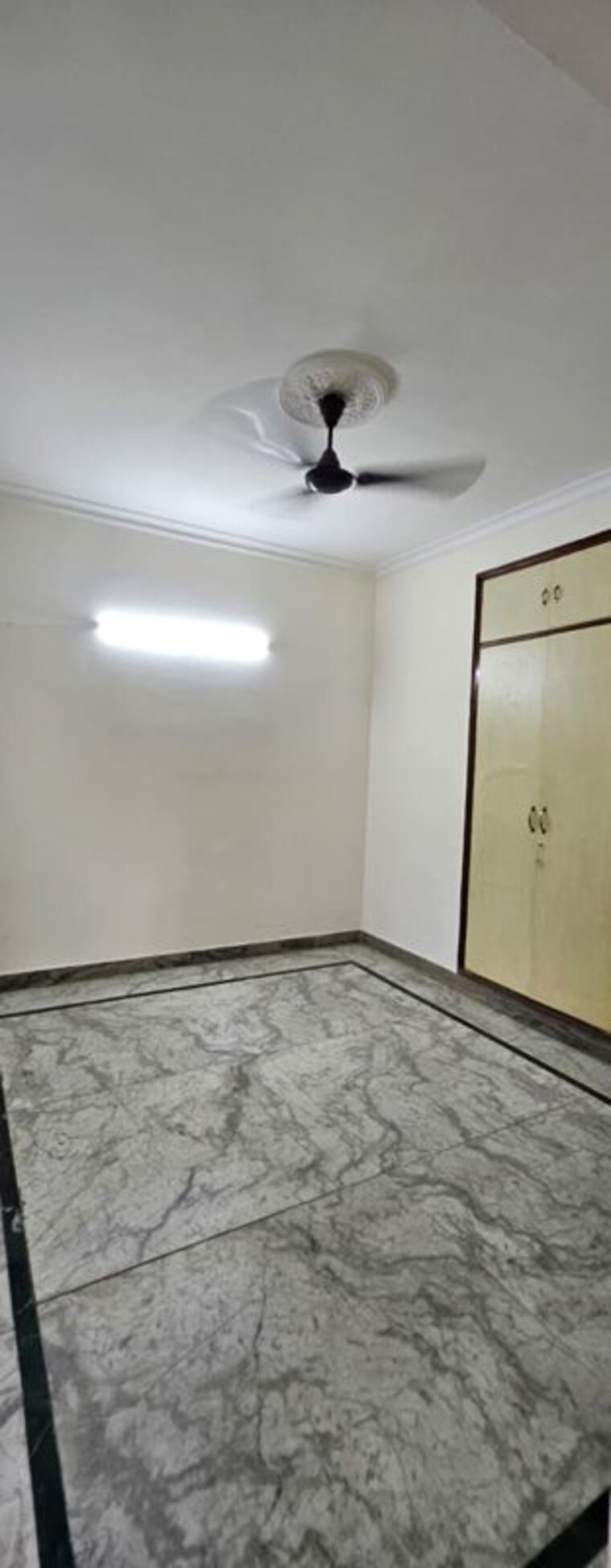 Room, sector 4 dwarka 3 Bedroom 1500 Sq.Ft. Apartment In Sector 4 Dwarka Delhi 9865024