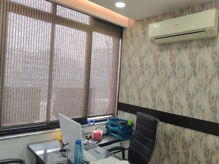 Team Area, netaji subhash place Commercial Office Space 362 Sq.Ft. In Netaji Subhash Place Delhi 9865037