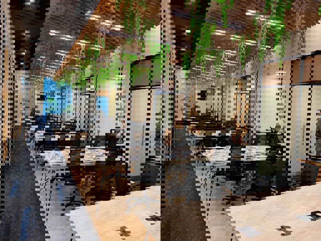 Office Space For Rent in Mani Casadona