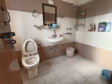 Bathroom in 1 RK Builder Floor at Vasant Apartments, Sector 13 – for Rent