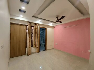 Room in 3 BHK Builder Floor at Sector 46 – for Rent