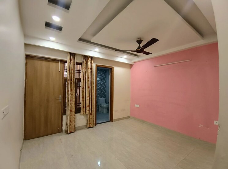 Room, sector 46 3 Bedroom 1680 Sq.Ft. Builder Floor In Sector 46 Gurgaon 9865085