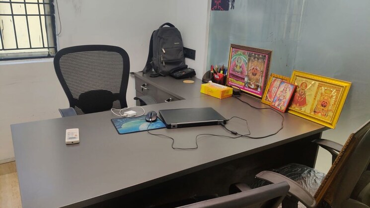 Team Area, sector 63 Commercial Office Space 700 Sq.Ft. In Sector 63 Noida 9865081