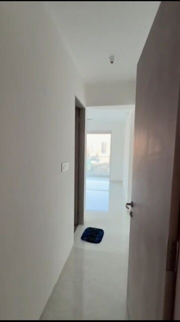 Room in 3 BHK Apartment at Shreenathji Celestial Heights, Malad West – for Rent