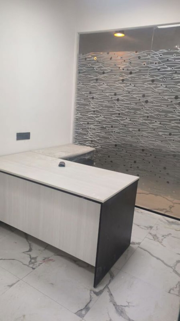 Team Area, sector 63 Commercial Office Space 400 Sq.Ft. In Sector 63 Noida 9865099