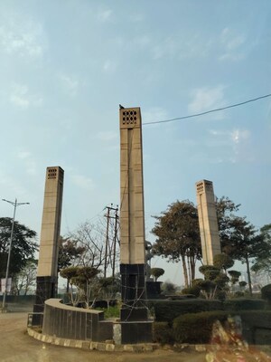  Shop – Exterior View View at SKA Arcadia, Wave City - for Sale