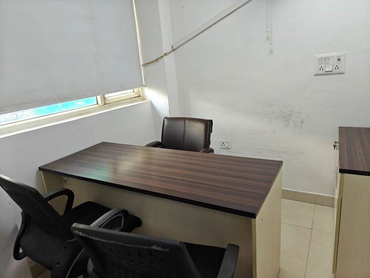 Team Area, sector 63 Commercial Office Space 550 Sq.Ft. In Sector 63 Noida 9865116
