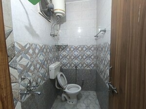 Bathroom in 1 RK Builder Floor at Housing Board Colony Sector 17, Sector 17a – for Rent