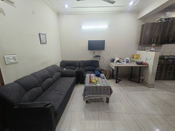 Master Bedroom, housing-board-colony-sector-17 1 RK 300 Sq.Ft. Builder Floor In Sector 17a Gurgaon 9865127