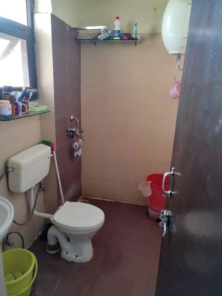 Attached Bathroom, srs-royal-hills 2 Bedroom 1025 Sq.Ft. Apartment In Sector 87 Faridabad 9812989