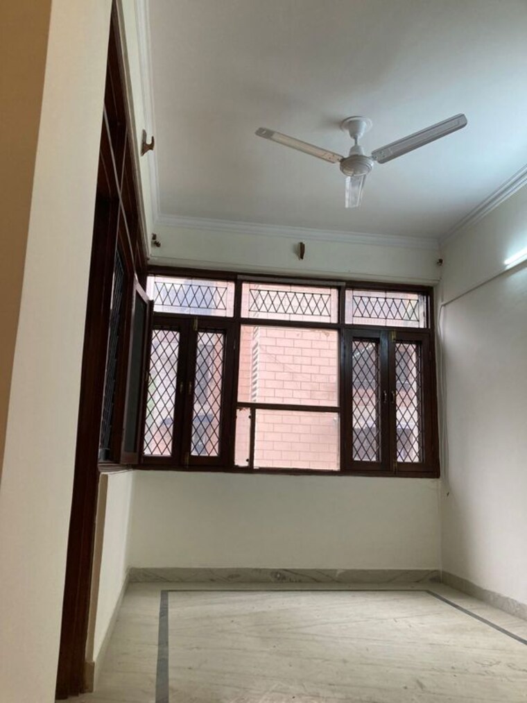 Room, sector 3 dwarka 3 Bedroom 1400 Sq.Ft. Apartment In Sector 3 Dwarka Delhi 9865136