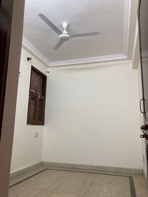 Room in 3 BHK Apartment at Sector 3 Dwarka – for Rent