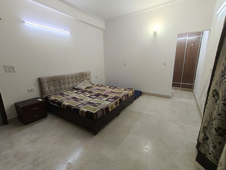 Bedroom, ardee-city 1 RK 300 Sq.Ft. Builder Floor In Sector 52 Gurgaon 9865170