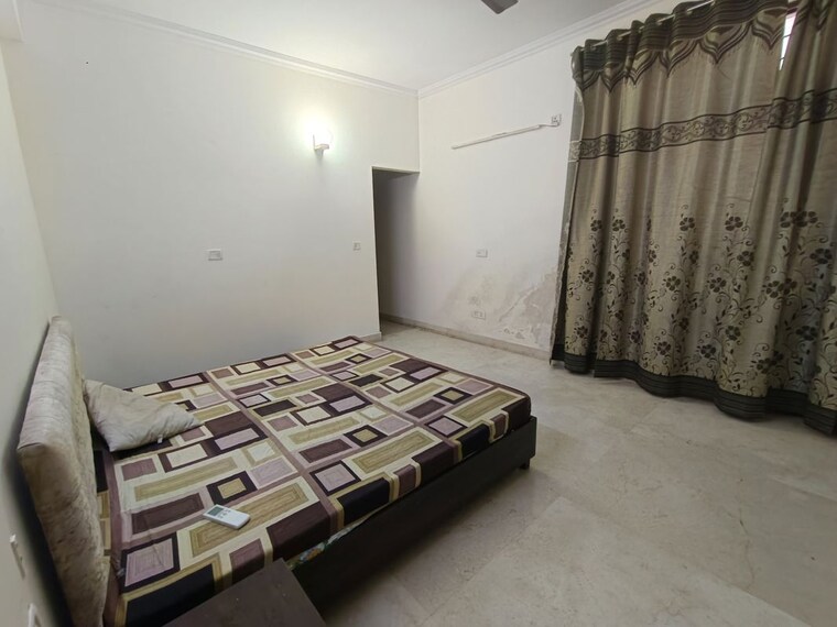 Bedroom, ardee-city 1 RK 300 Sq.Ft. Builder Floor In Sector 52 Gurgaon 9865170