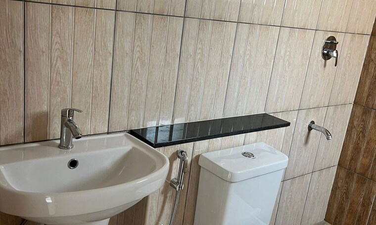 Bathroom, prestige-finsbury-park-hyde 2 Bedroom 999 Sq.Ft. Apartment In Bagaluru Bangalore 9865161