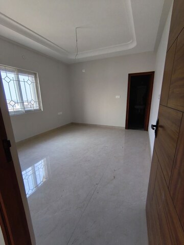 Room in 3 BHK Apartment at Lakdi Ka Pul – for Sale