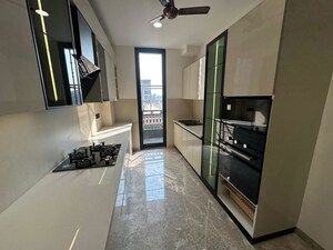 Kitchen in 3 BHK Builder Floor at BPTP Green Oaks, Sector 70a – for Sale