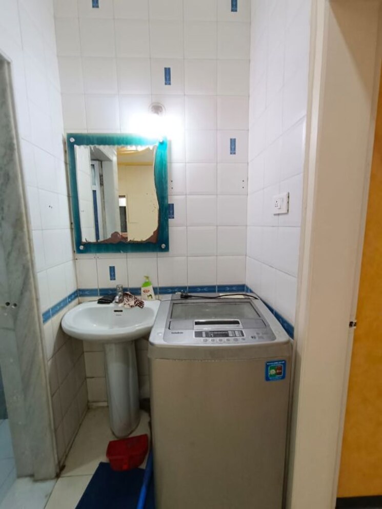 Bathroom, sector 27 3 Bedroom 1200 Sq.Ft. Apartment In Sector 27 Pune 9751407