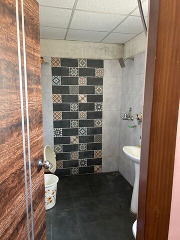 Staircase in 3.5 BHK Apartment at Paramount Emotions, Sector 1 Greater Noida – for Rent