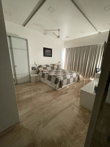 Room in 4 BHK Apartment at Lodha Evoq, Wadala – for Sale