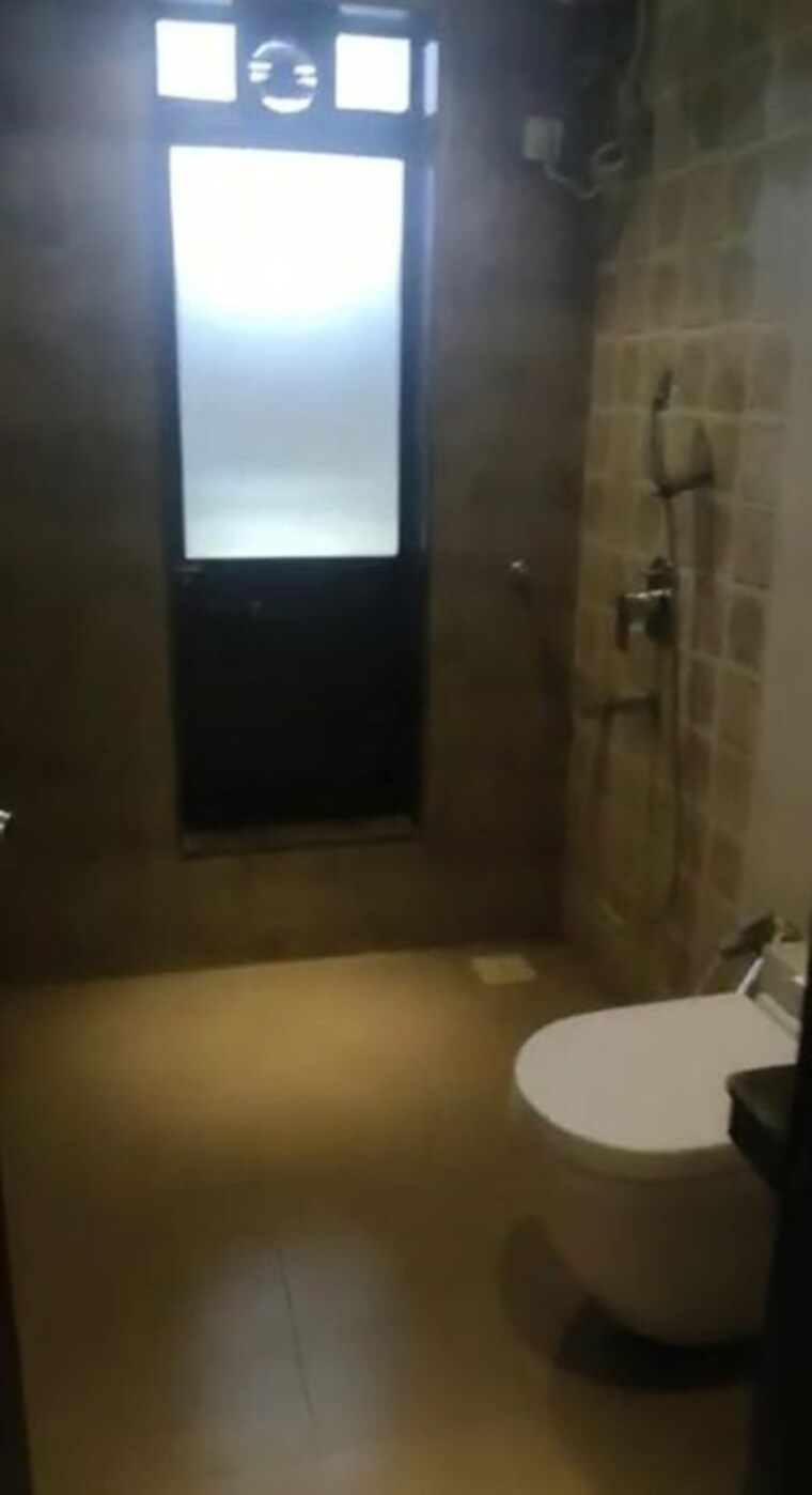 Bathroom, safal-nav-parmanu-chs 4 Bedroom 2080 Sq.Ft. Apartment In Chembur Mumbai 9865122