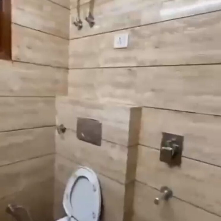 Bathroom, rohini sector 24 3 Bedroom 790 Sq.Ft. Builder Floor In Rohini Sector 24 Delhi 9249847