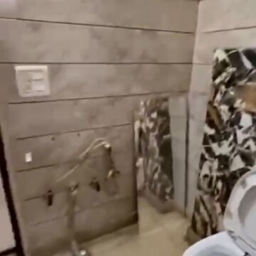 Bathroom in 3 BHK Builder Floor at Rohini Sector 24 – for Sale