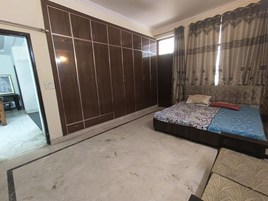 1 Rk+ Extra Room Builder Floor For Rent in Ardee City