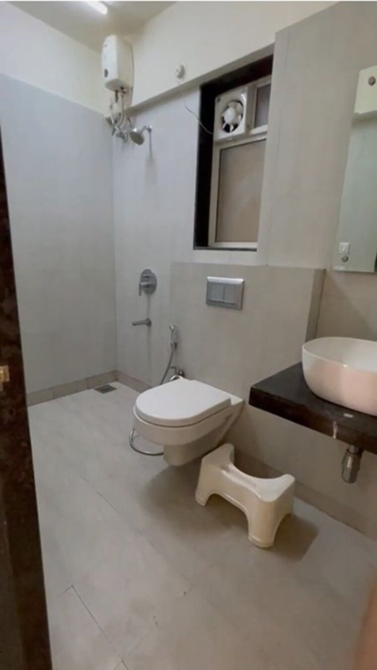 Bathroom, godrej-prime 2 Bedroom 936 Sq.Ft. Apartment In Chembur Mumbai 9865216