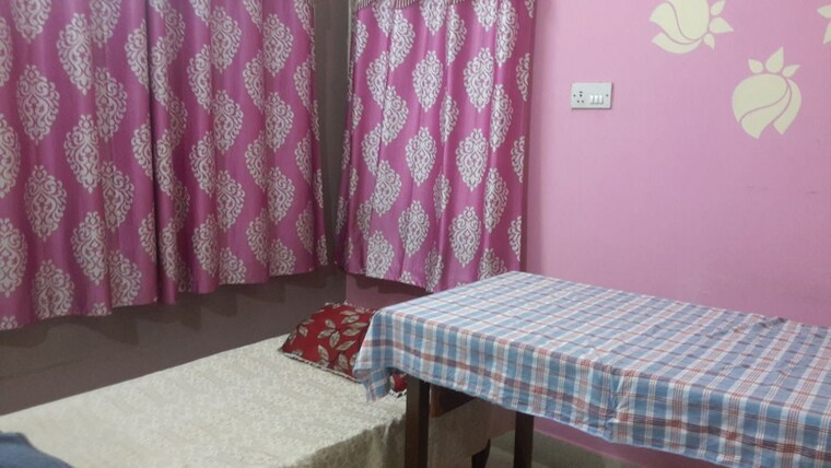 Bedroom, rt nagar 1 RK 500 Sq.Ft. Independent House In Rt Nagar Bangalore 9865218