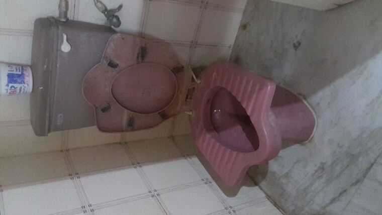 Bathroom, rt nagar 1 RK 500 Sq.Ft. Independent House In Rt Nagar Bangalore 9865218