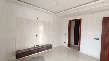Room in 2 BHK Apartment at Worli Tip – for Rent