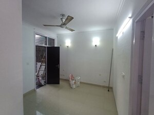 Room in 2 BHK Apartment at Worli Tip – for Rent