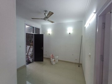 Room in 2 BHK Apartment at Worli Tip – for Rent