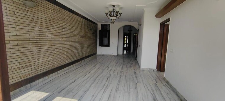 Room, hauz khas 3 Bedroom 200 Sq.Yd. Apartment In Hauz Khas Delhi 9865220